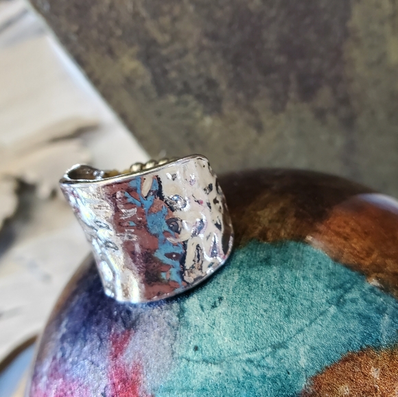 Silver Tone Hammered Stretch Band Ring 💥3 for $24💥 - Picture 12 of 16